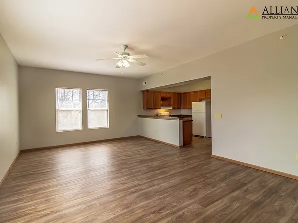 Eleventh St. 512 N., 512 N 11th St APT 304, Manhattan, KS 66502