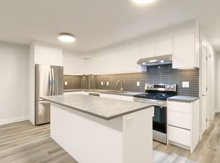 1052 Calverhall St, North Vancouver, BC V7L1Y3