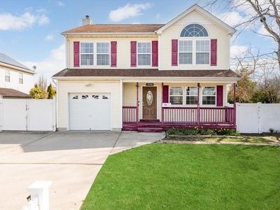 1040 Wellwood Avenue, West Babylon, NY, 11704