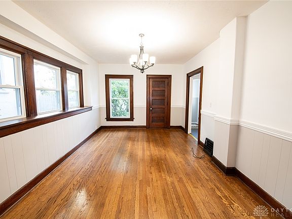 5th image of 27 Virginia Ave