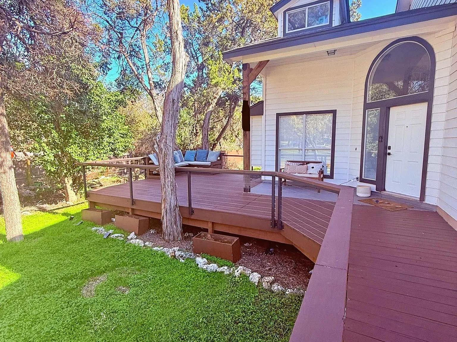 3 bed, $4,700 — Photo 2