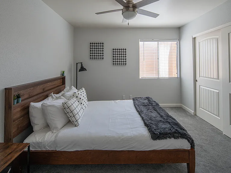 8055 E Thomas Rd — Photo 18