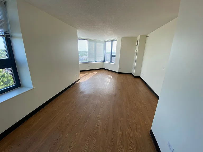 James Sneider Apartments — Photo 8