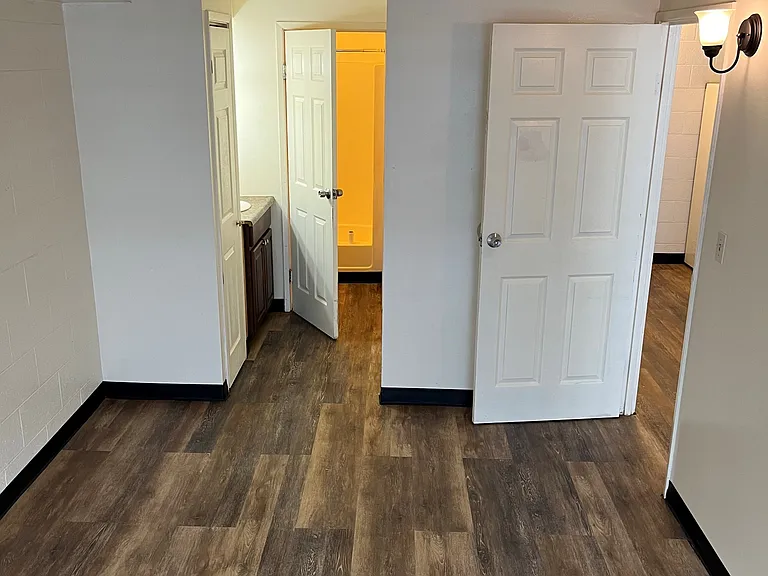 Hilo Val Hala Apartments — Photo 13