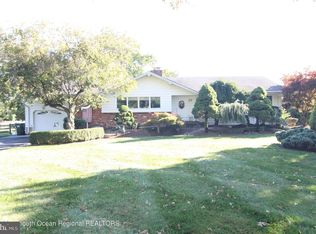 27 Meadowbrook Ln, Freehold, NJ 07728