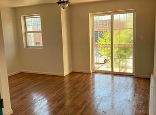 35-39 10th St #2, Astoria, NY 11106