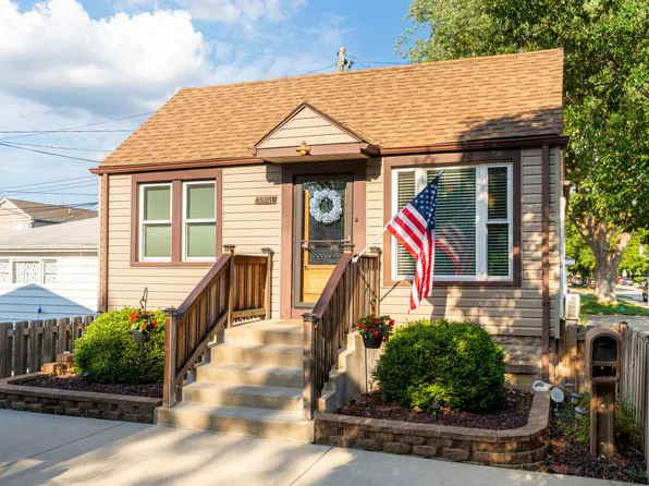 5501 N Nashville Ave, Chicago, IL 60656