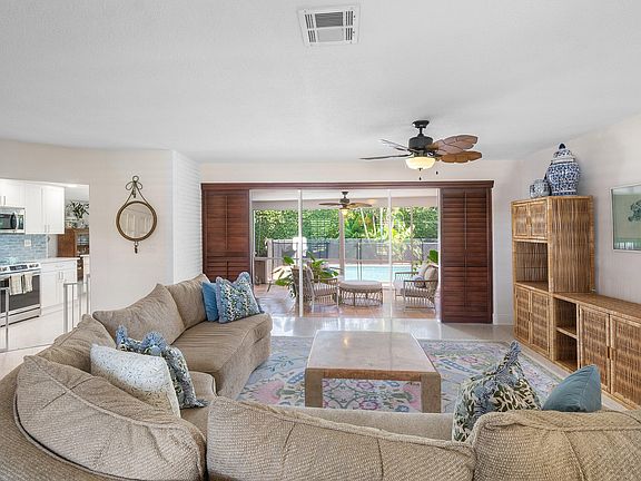 5th image of 943 SW 5th Street