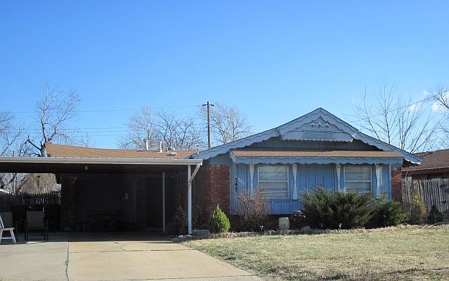 1st image of 543 SW 62nd Ter