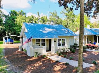 5322 Riverside Dr, Yankeetown, FL 34498