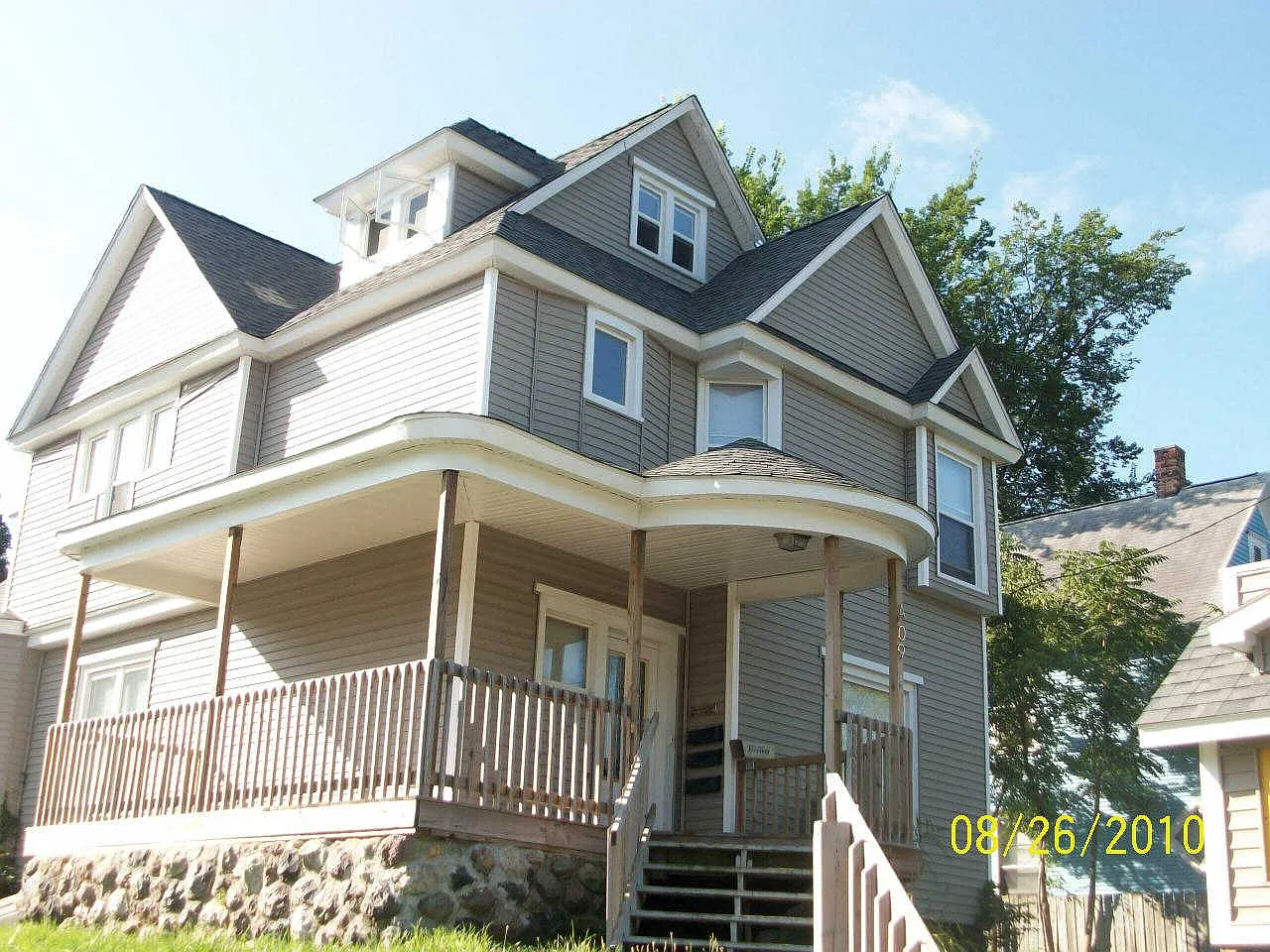 409 Capital SW — Photo 1