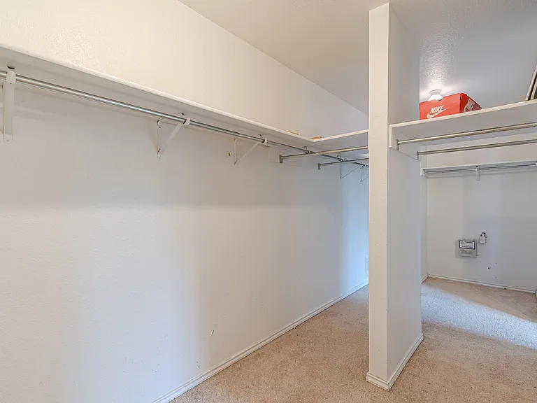 164 Springtree Holw — Photo 43