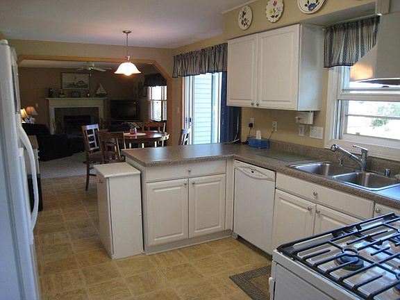 3rd image of N6148 Spruce Dr