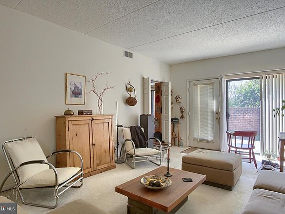 4th image of 1213 Cherrington Dr