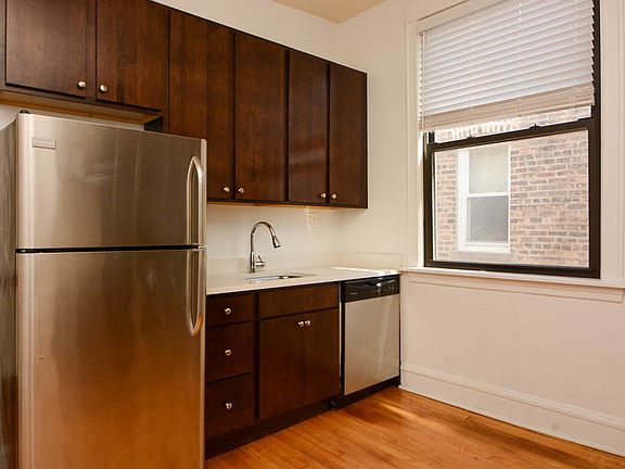 4th image of 3287 W Wrightwood Ave #4