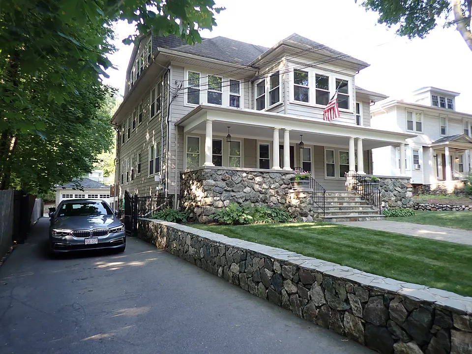 172 Weston St #2