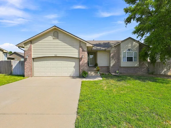 200 E Stone Path St, Derby, KS 67037