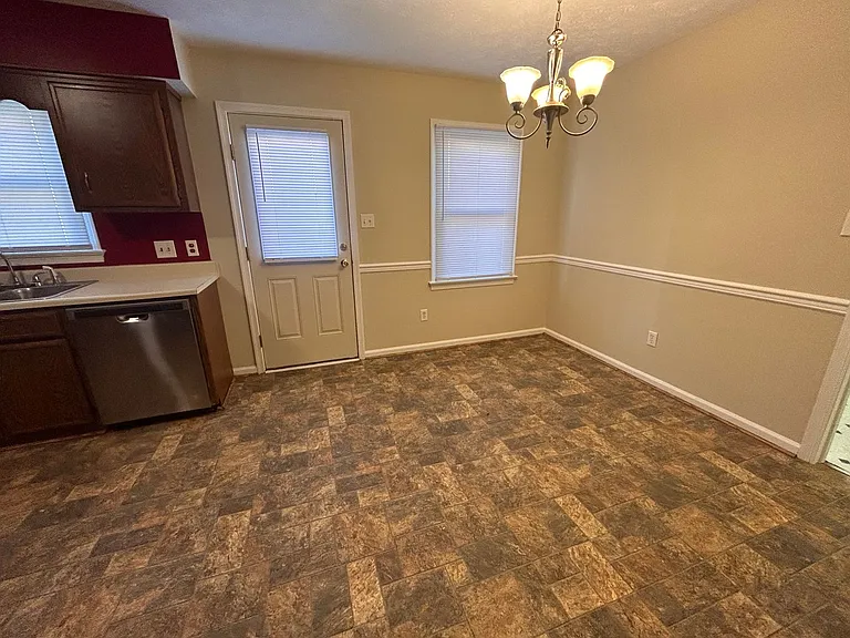 245 Loch Cir — Photo 7