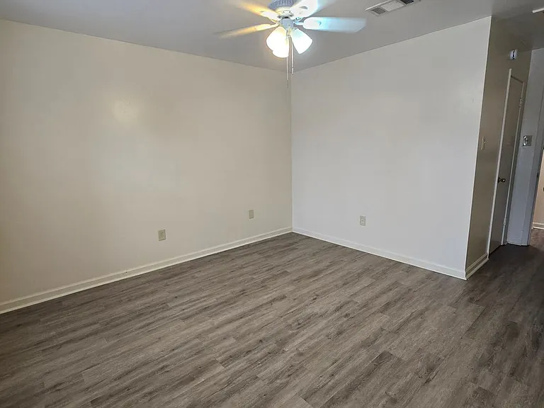 8469 Governor Dr — Photo 9