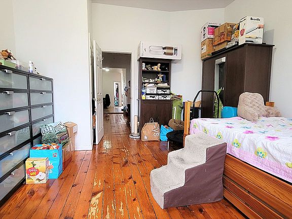 5th image of 416 2nd St APT 4L