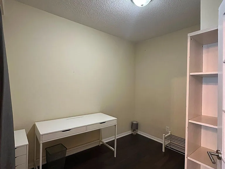 400 Adelaide St E #1202 — Photo 12