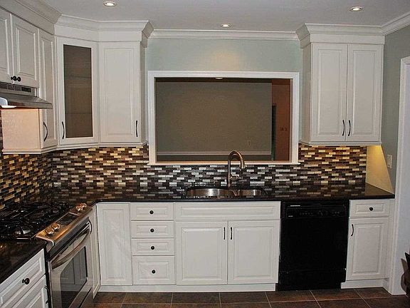 2nd image of 90 Blenheim Ct #90