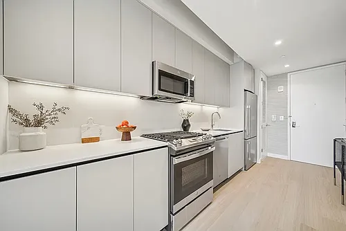 567 Fulton St Photo 1