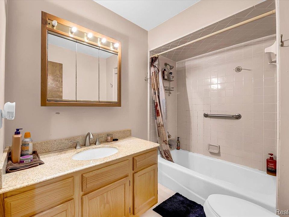 1395 Harbour Blvd Apt 137, photo 16