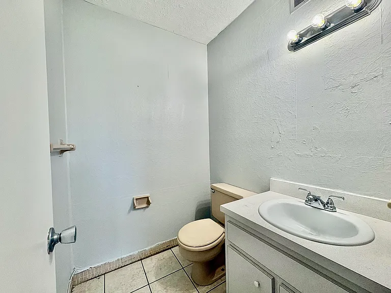 5300 Washington St #C318 — Photo 4