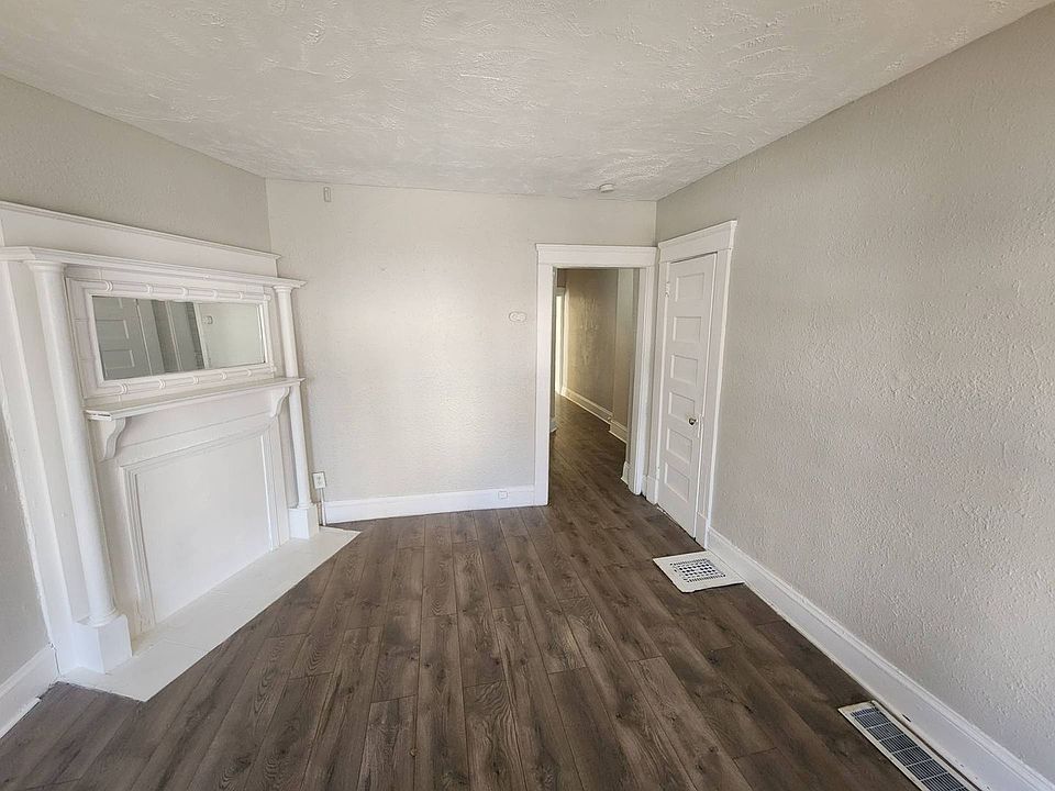 1st image of 800 E 95th St #2