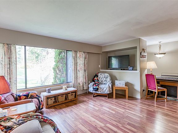 3rd image of 1646 Janes Rd