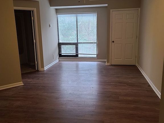 3rd image of 211 Heritage Blvd Ste 605
