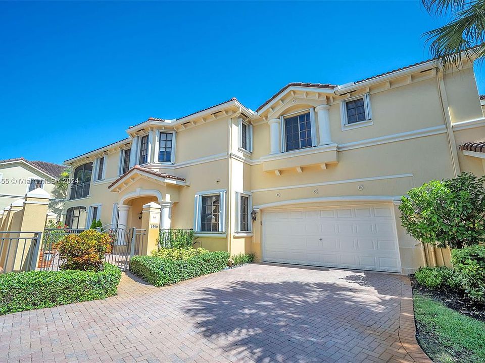 1st image of 1590 Passion Vine Cir #27-1