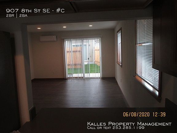 5th image of 907 8th St SE #C