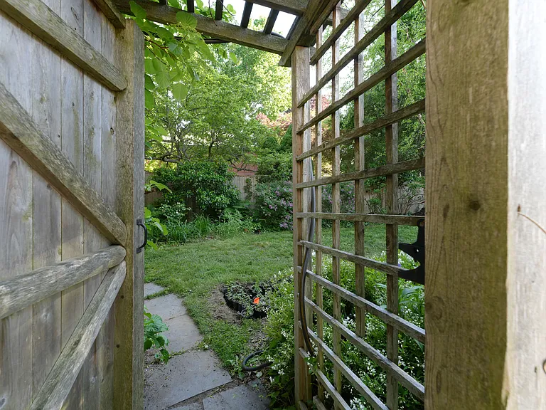 104 Neal St — Photo 42