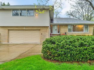 5 Calleview Dr, La Grange, IL
