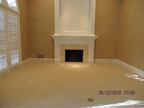 2nd image of 3324 Radcliffe Dr