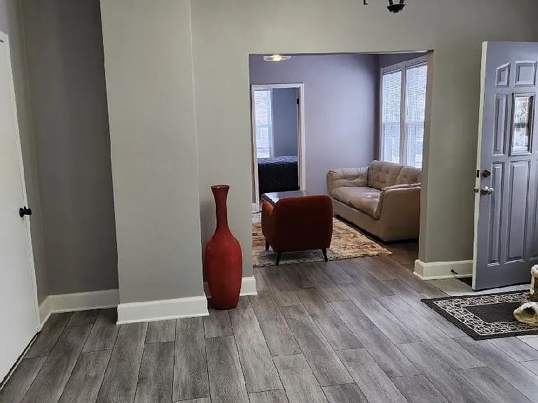 1005 N State St — Photo 9