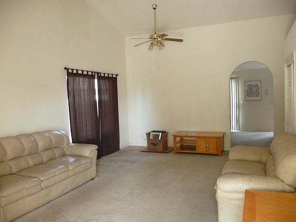 5th image of 141 Amber Ct