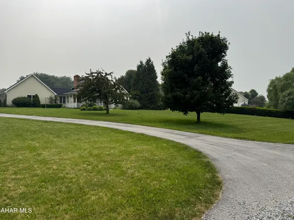 325 Chandelle Dr, Martinsburg, PA 16662
