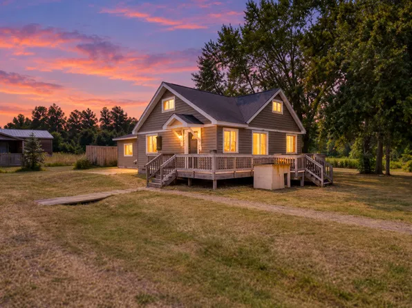 8546 E Spaulding Rd, South Range, WI 54874