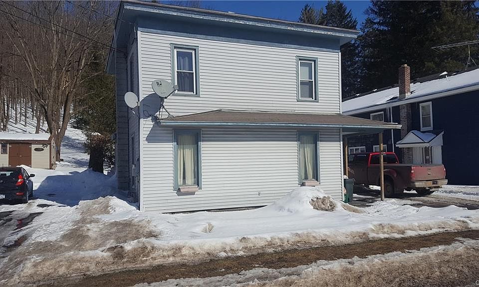 1st image of 18 Cedar St