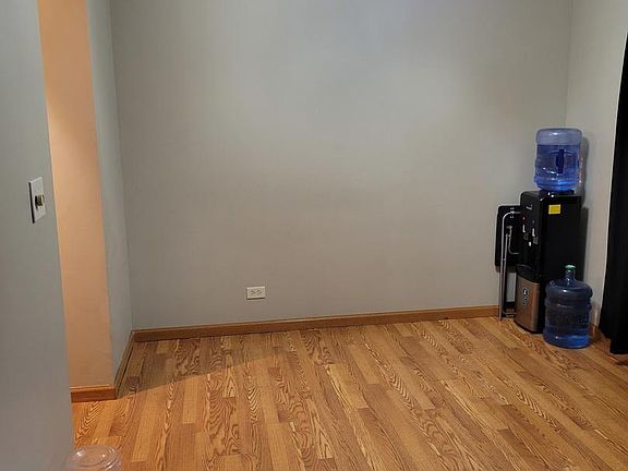 4th image of 1072 Bristol Ct