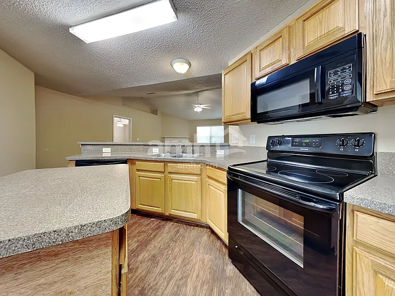 1288 W Summit Oaks Dr — Photo 3