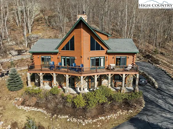 108 W Blueberry Lane, Beech Mountain, NC 28604
