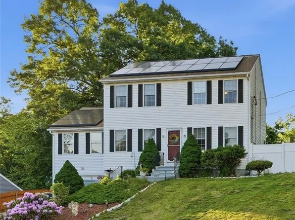 40 Chestnut Grove Ave, Cumberland, RI 02864