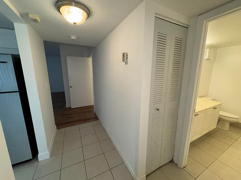 701 N Pine Island Rd #105 — Photo 18