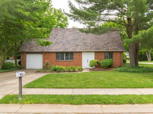 21 Cornwall Dr, Newark, DE 19711