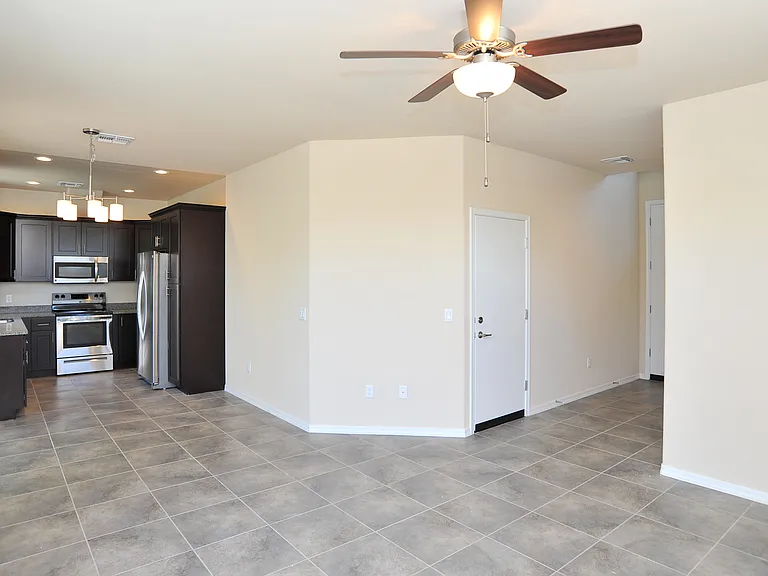 1218 E Blacklidge Dr #1101 — Photo 5