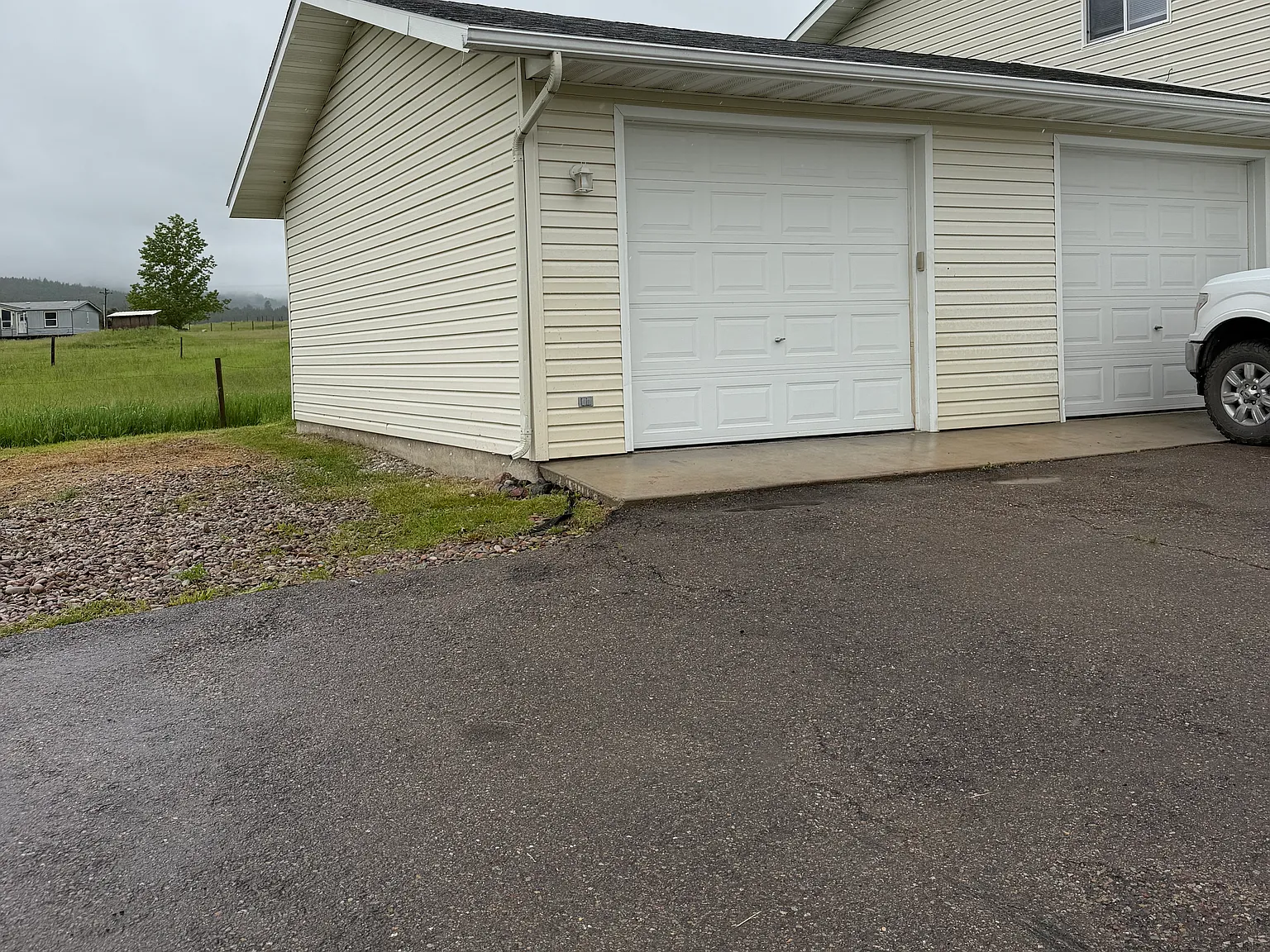 3 bed, 1200 sqft, $1,800 — Photo 1
